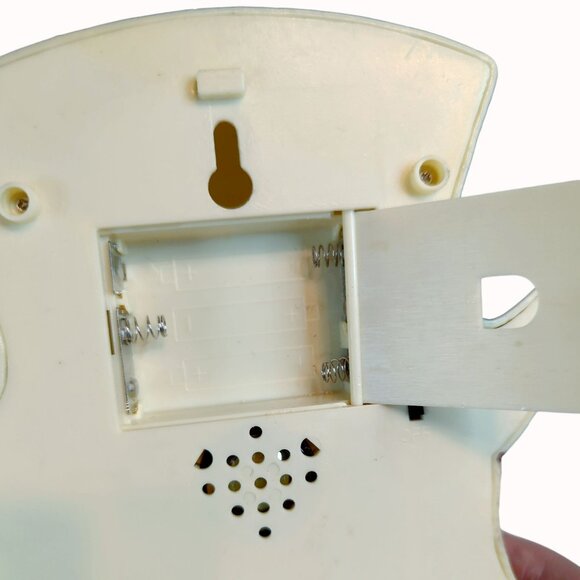 Vintage 1996 Paper Magic Animated Skull With Top Hat & Red Bow Tie Halloween Dec - Picture 5 of 6